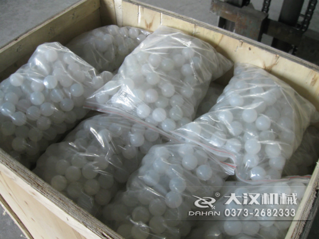 振動篩彈跳球:橡膠彈力球批發展示